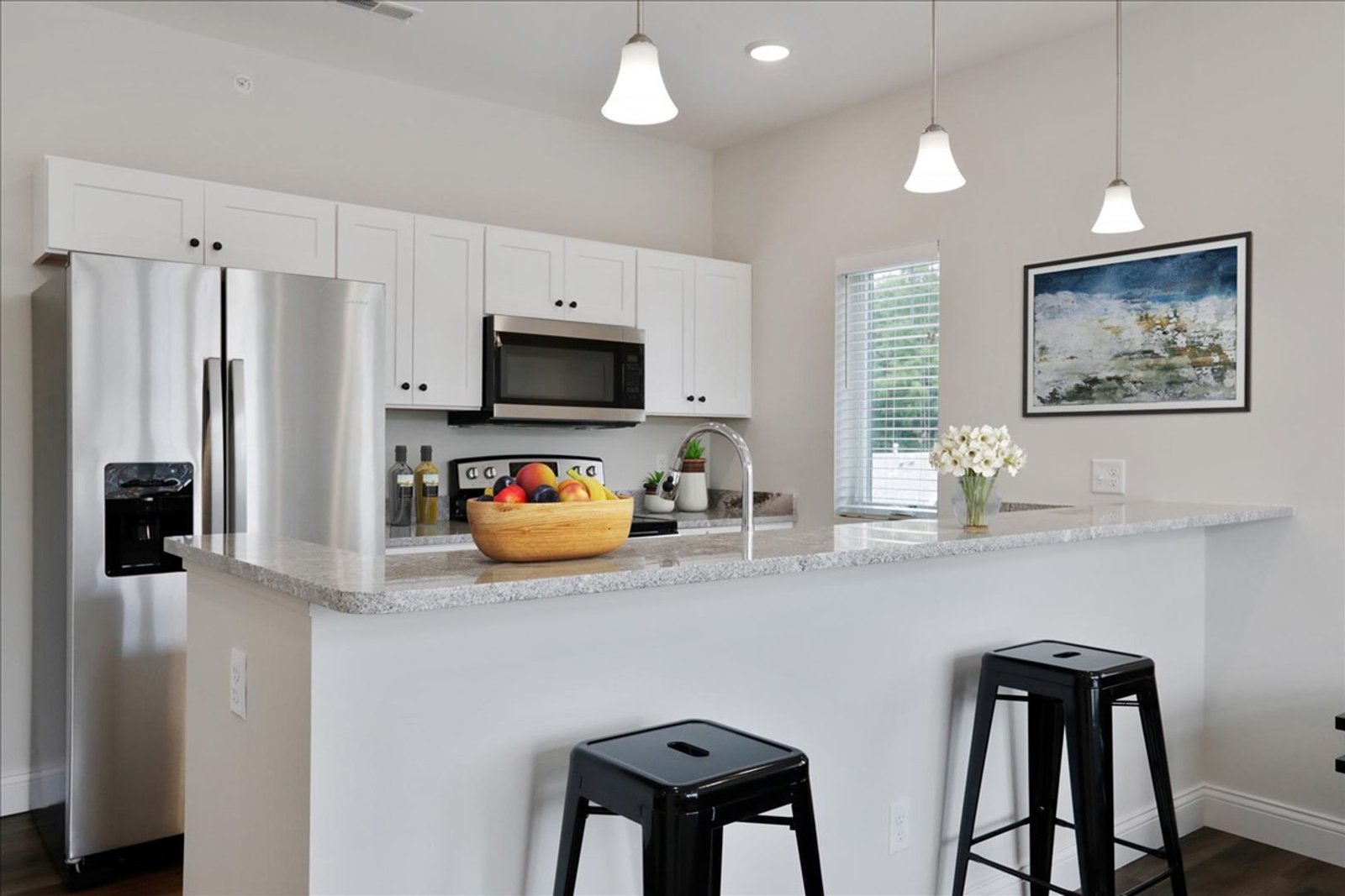 Chateau Suite at 318 State Street — apartment listing photo 2