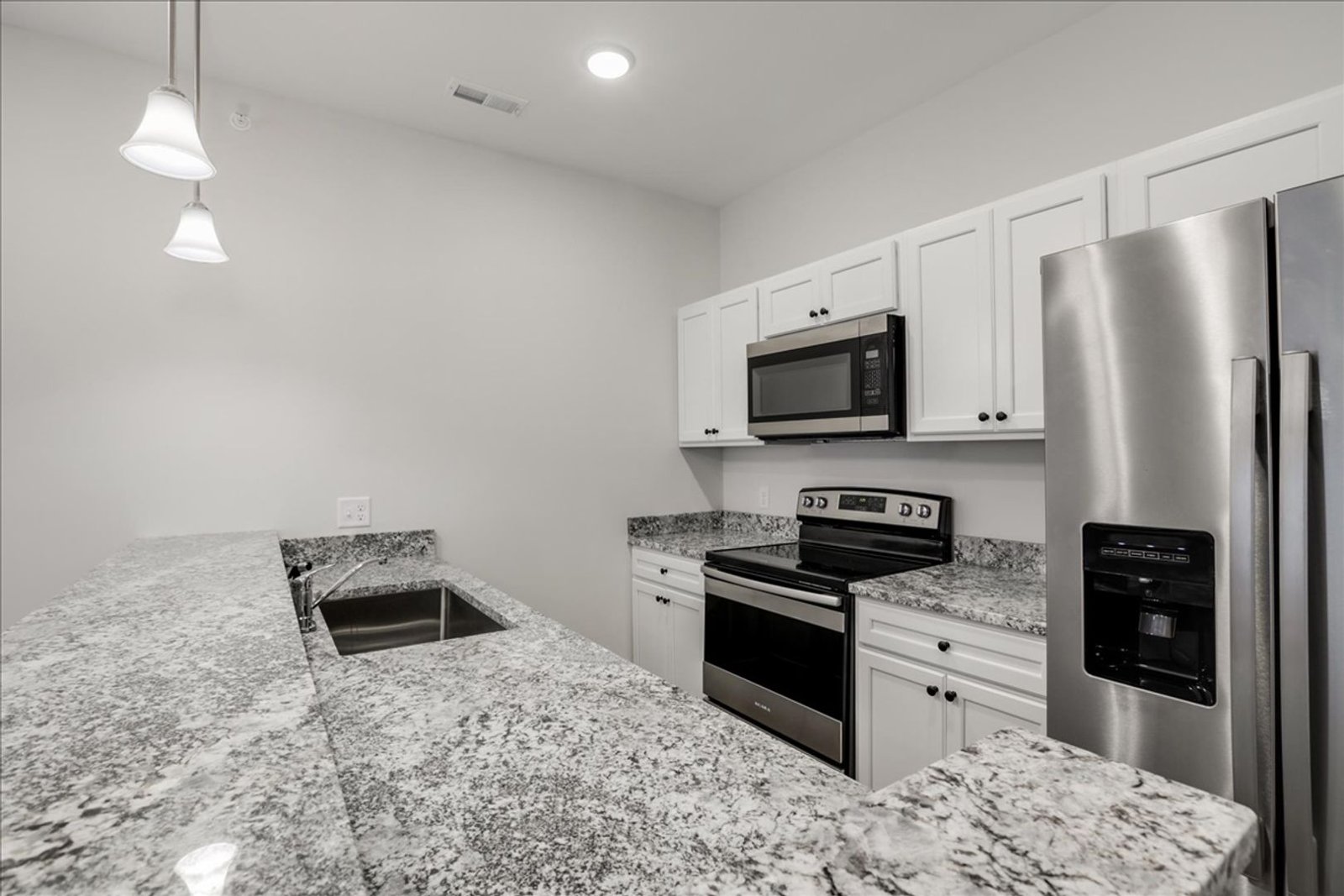 Chateau Suite at 318 State Street — apartment listing photo 5
